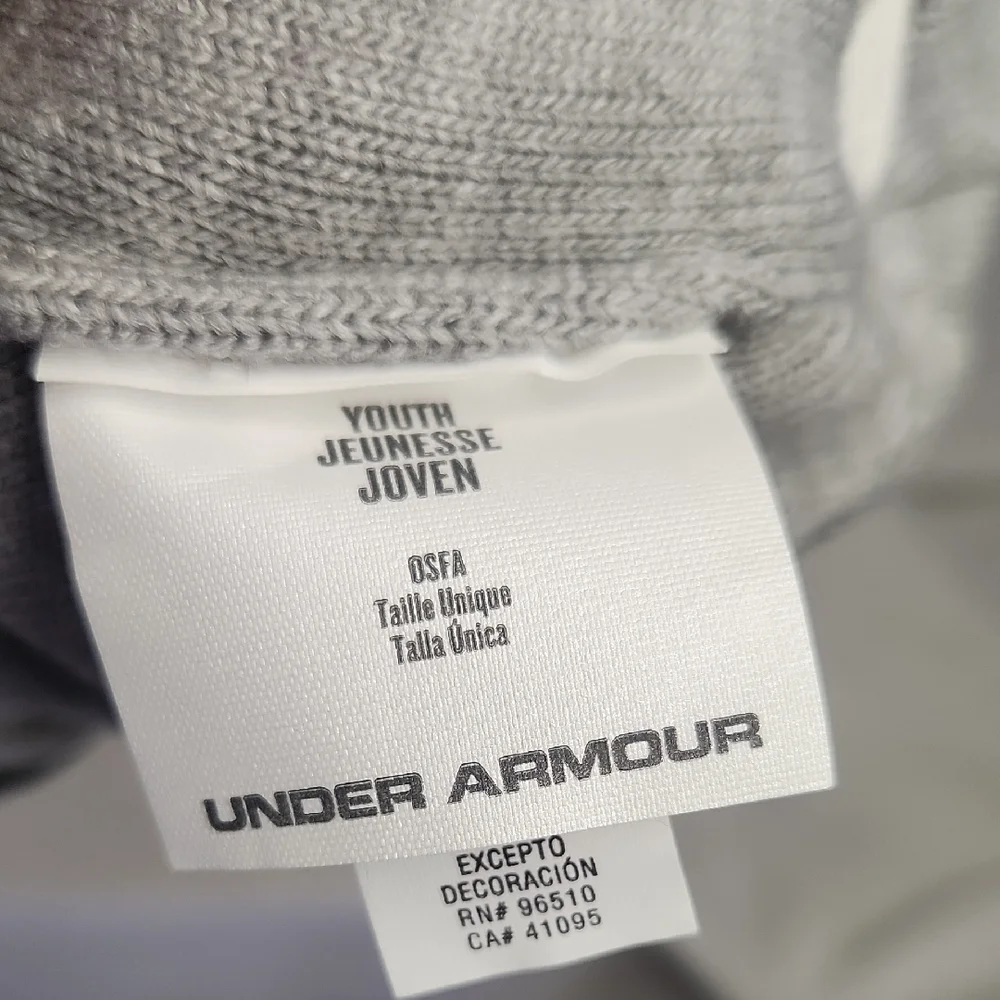 NWT Under Armour  Reversible Black and Gray Striped Beanie - Picture 2 of 8